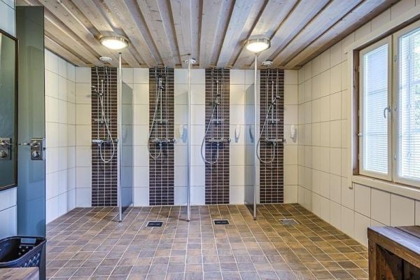 Shower and recovery facilities at Luppolinna