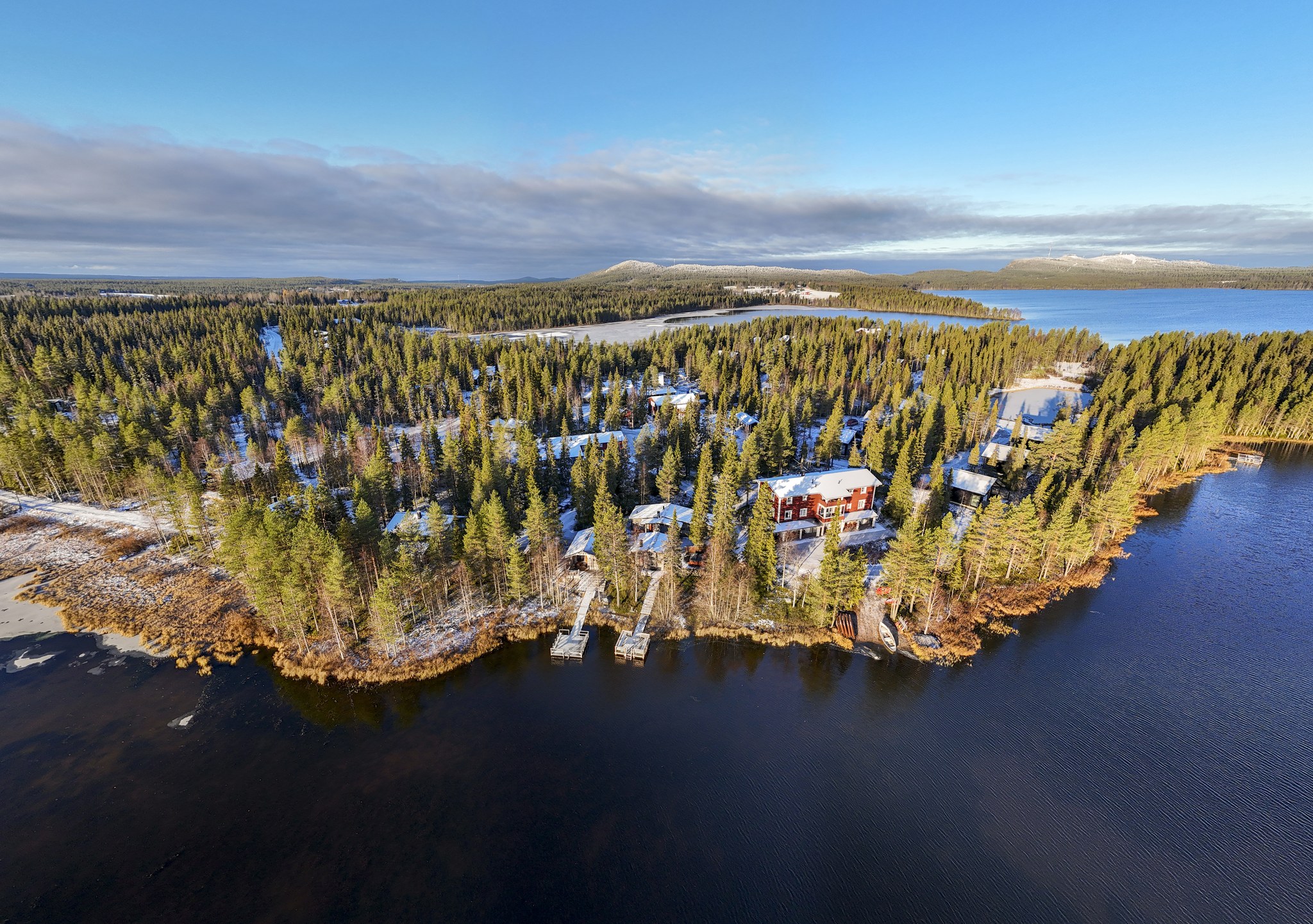 Iisakki Village ja Rukajärvi ensilumen aikaan